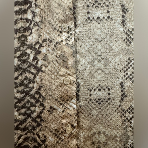 H&M Snake Print Blouse Neutral Animal Print Top Trending Tan Black Size 6 - Picture 5 of 15